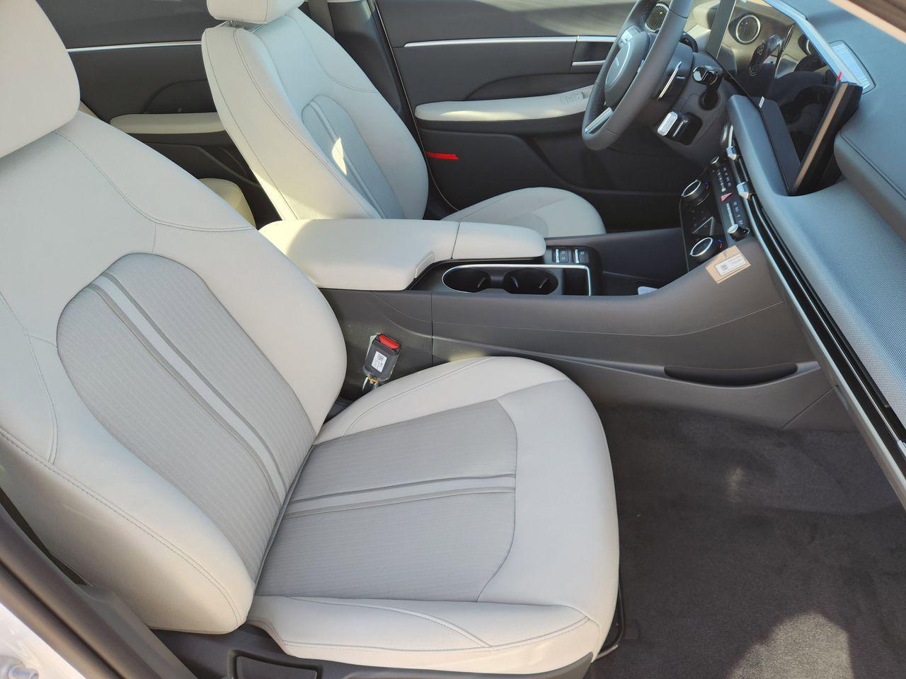 New 2026 W6H White Hyundai SEL Sport image 10