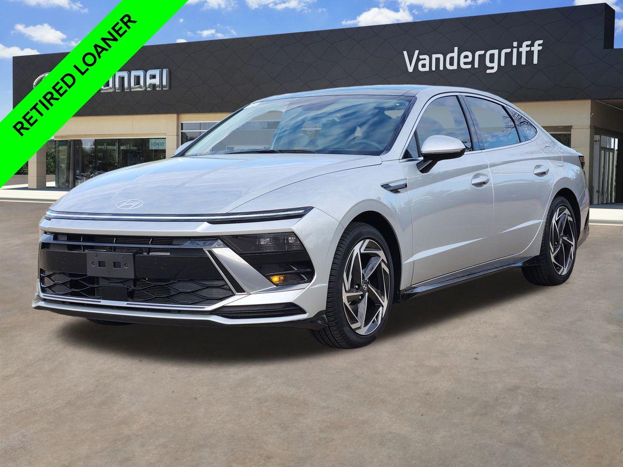 New 2025 T4A Silver Hyundai SEL Convenience image 2