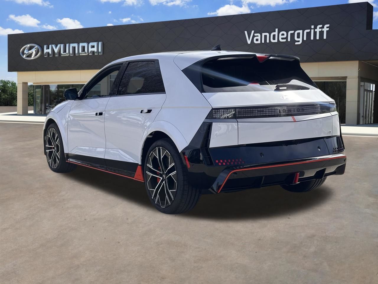 Used 2025 Atlas White Hyundai Base image 10