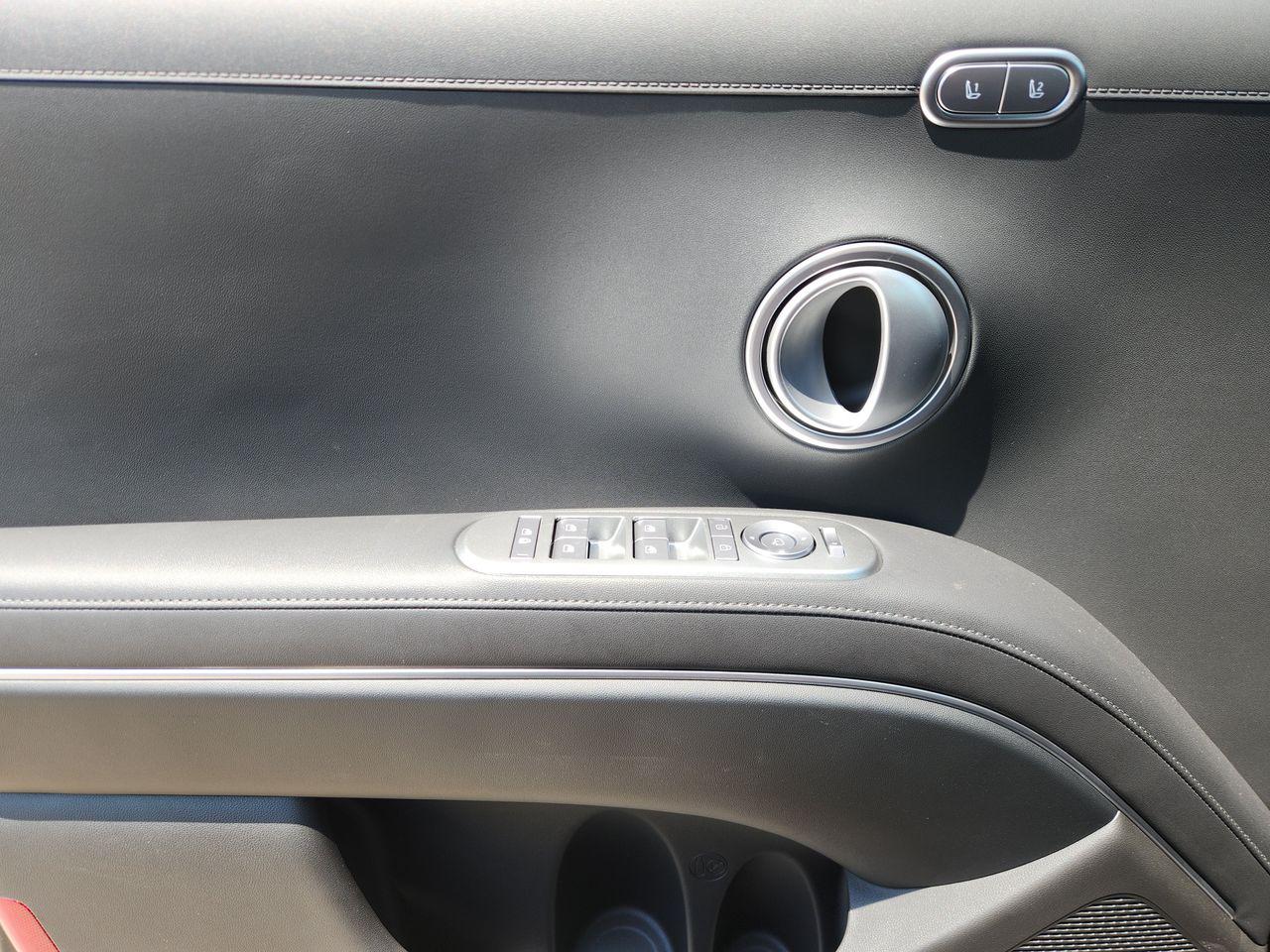 New 2027 Abyss Black Pearl Hyundai SEL Premium 8P image 23