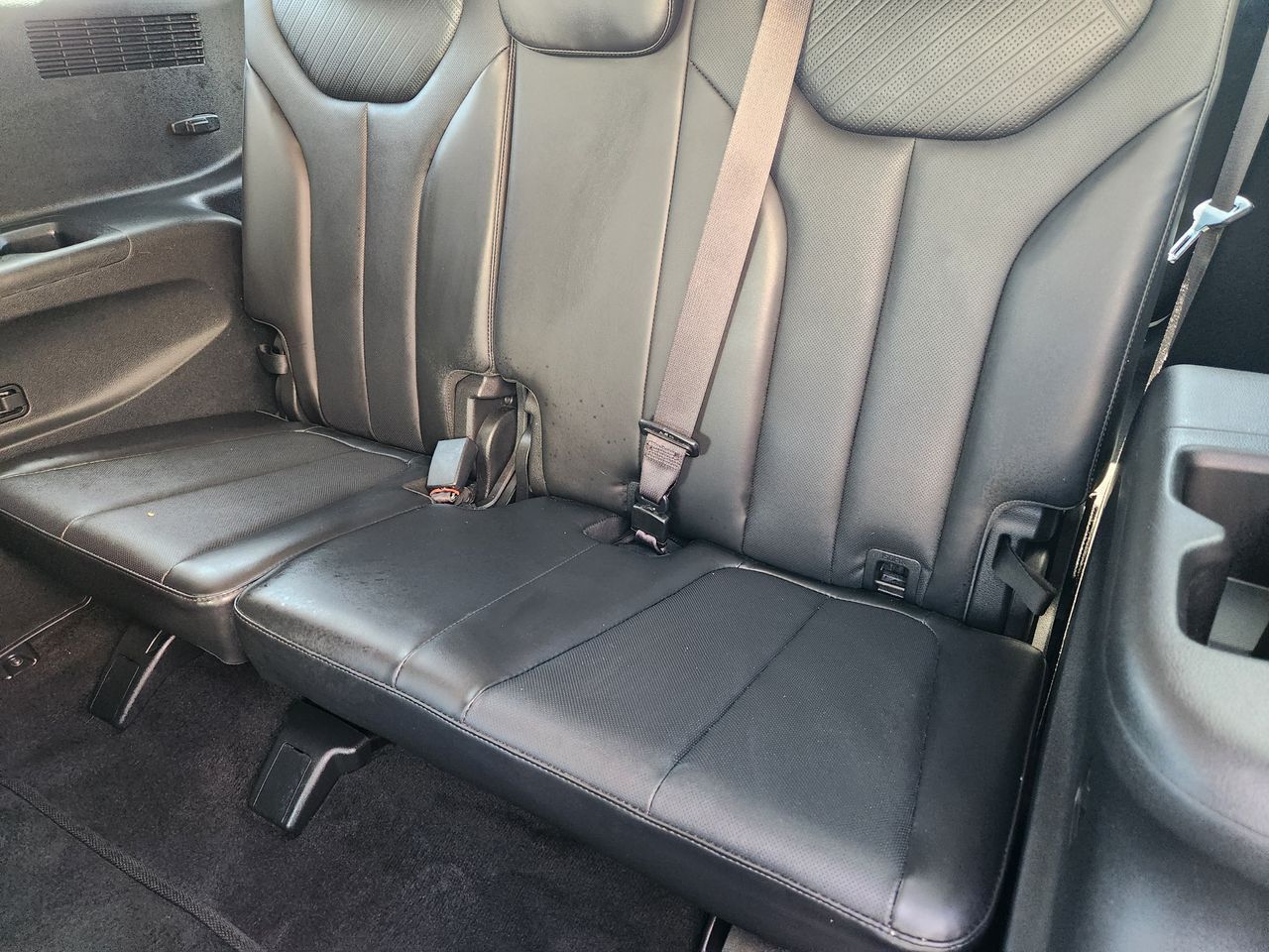 Used 2025 Hyper White Hyundai SEL image 30