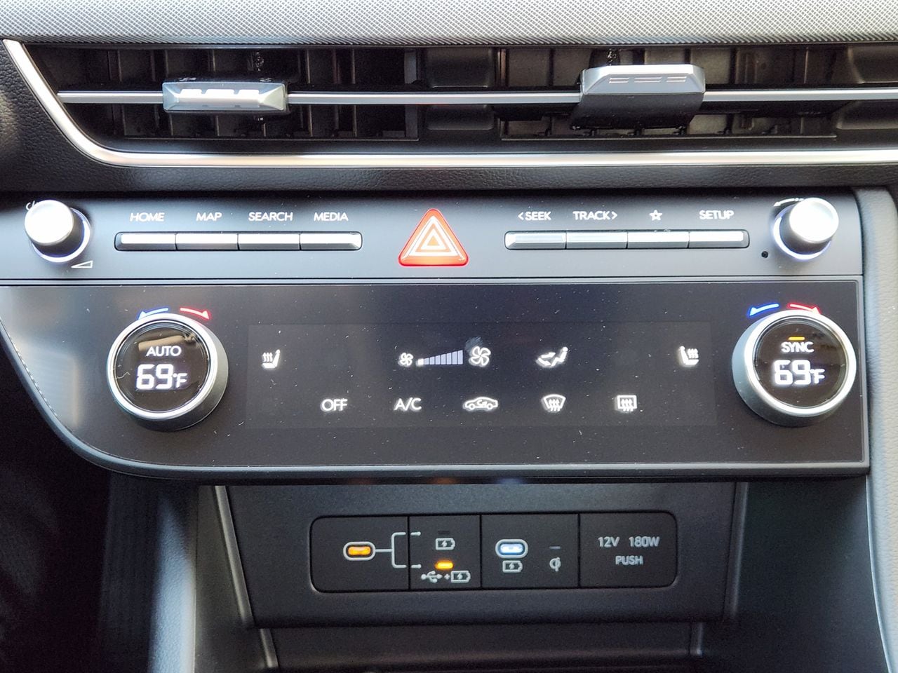 New 2026 T4A Silver Hyundai SEL Sport image 15