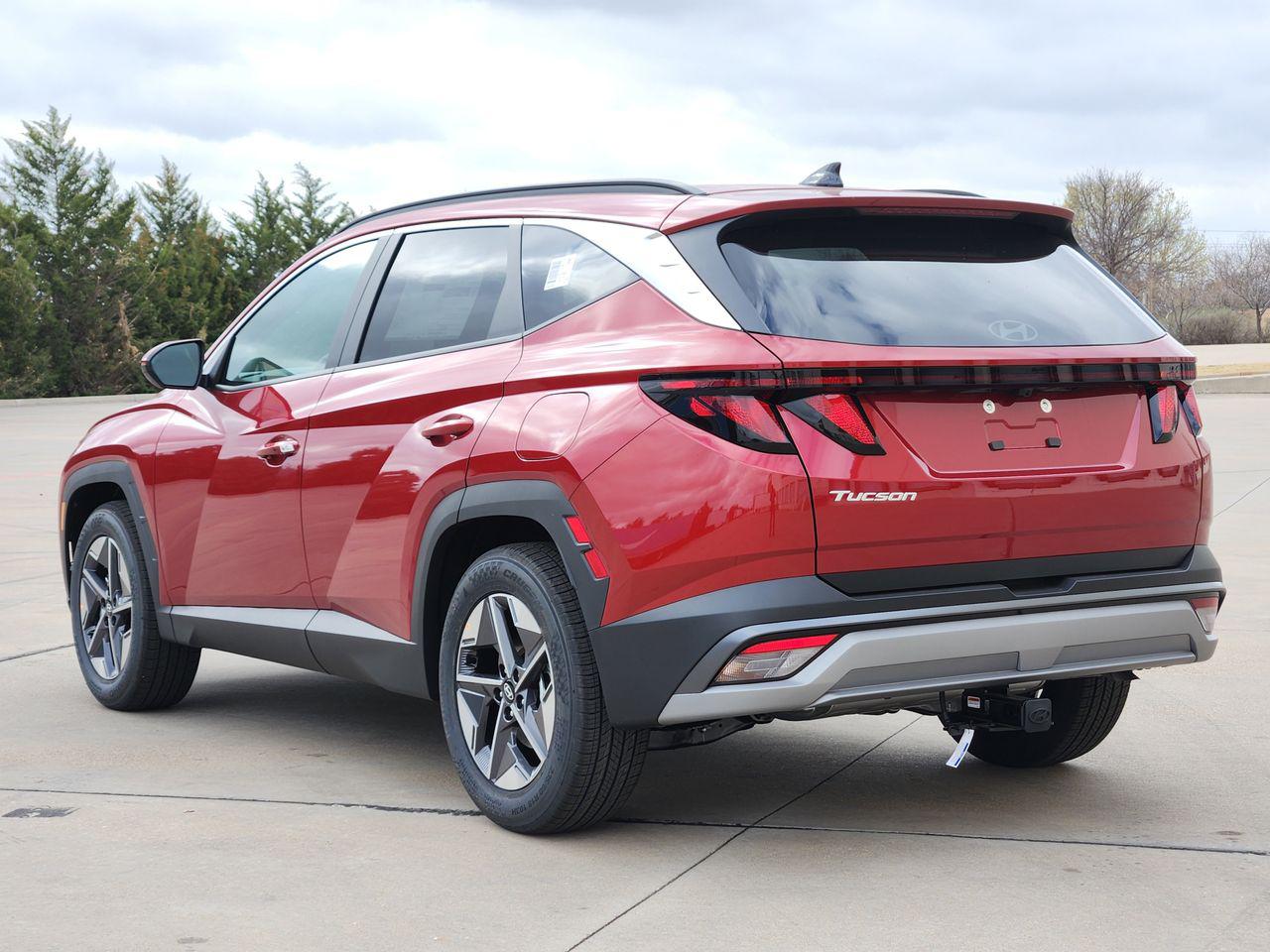 New 2026 R2P Red Hyundai SEL FWD image 3