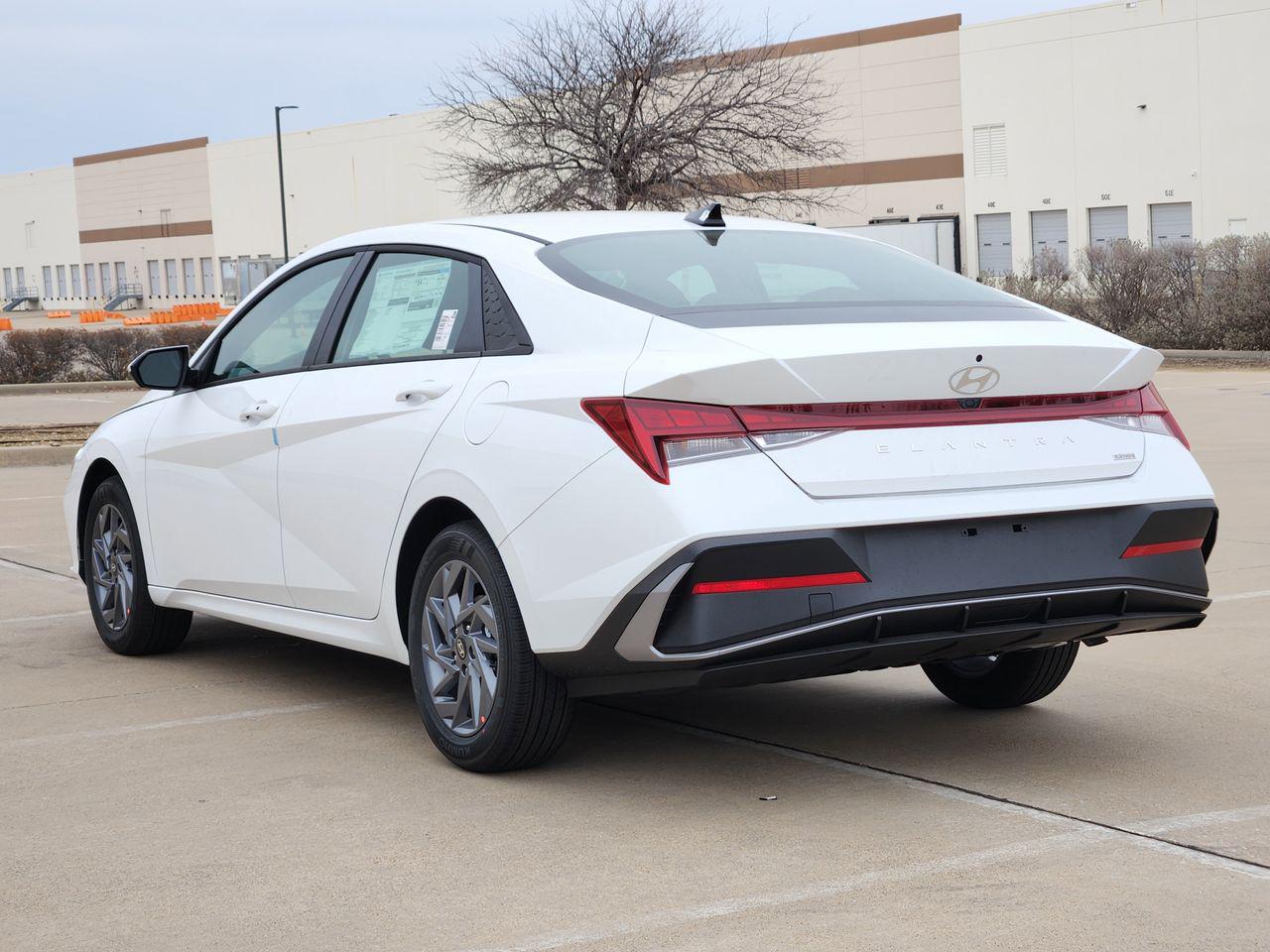 New 2026 W6H White Hyundai Blue image 3