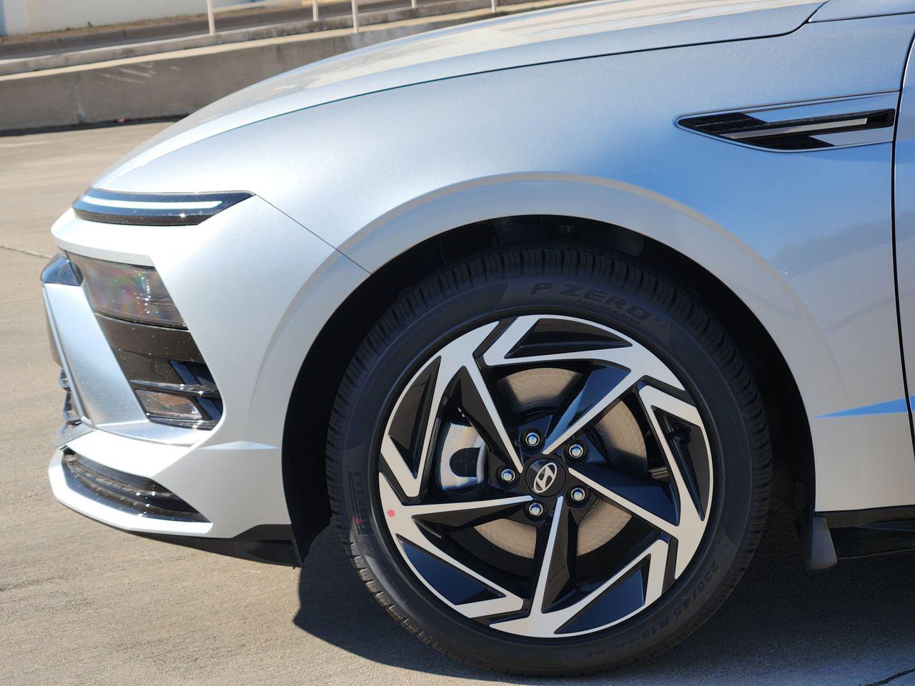 New 2026 Aero Silver Hyundai SEL Sport image 5