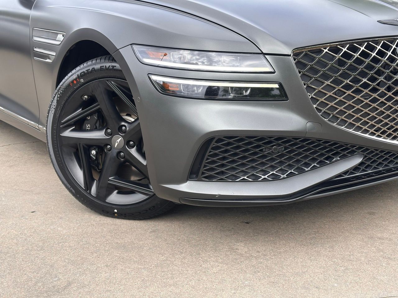 View vehicle photo 4