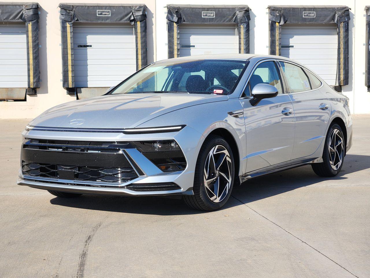 New 2026 Aero Silver Hyundai SEL Sport image 2