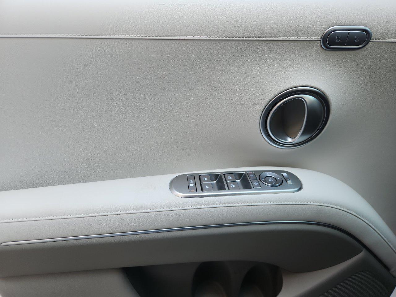 New 2027 Creamy White Pearl Hyundai Blue SEL Premium 7P image 21