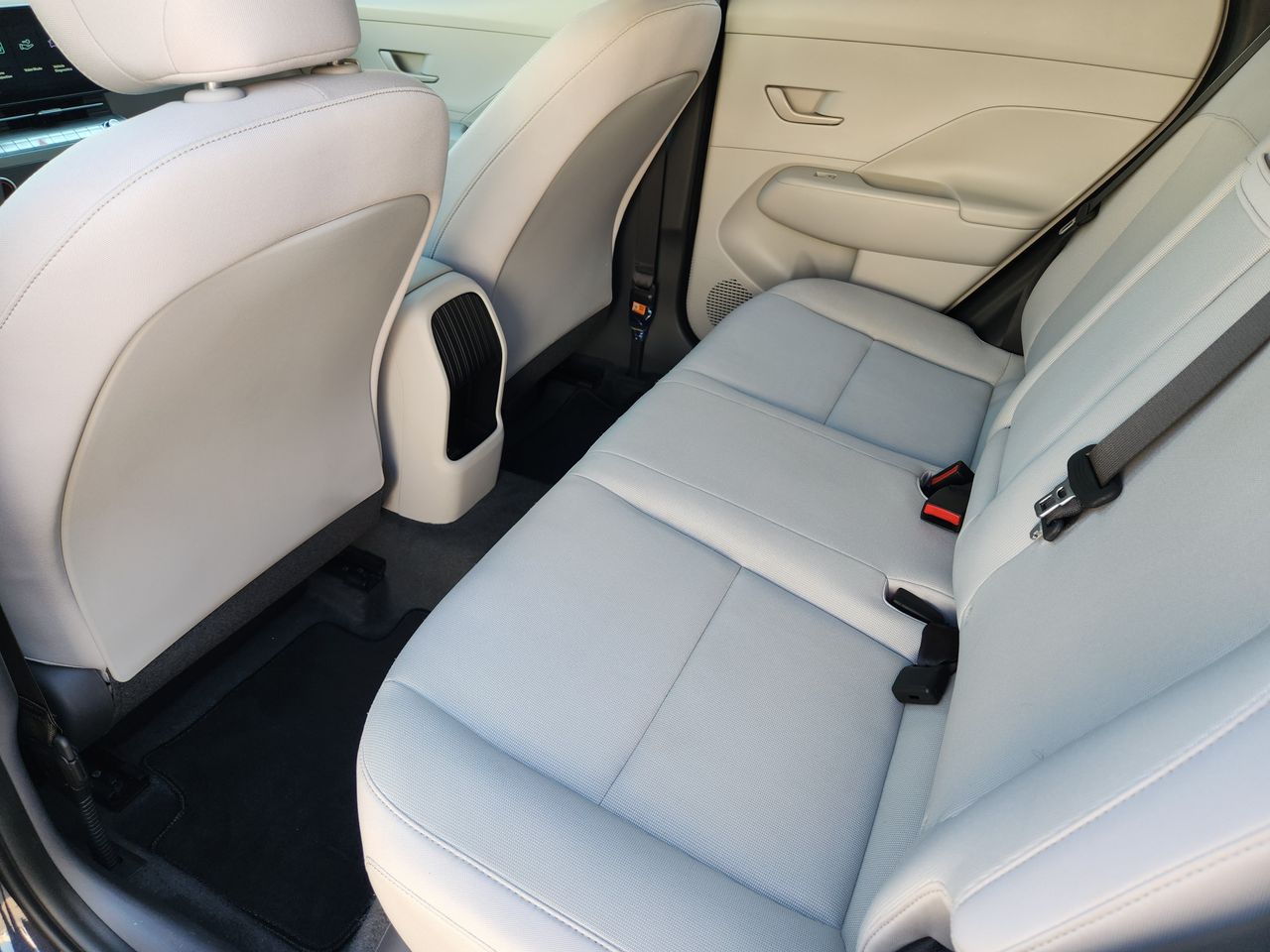 Used 2024 Denim Blue Pearl Hyundai SE image 29