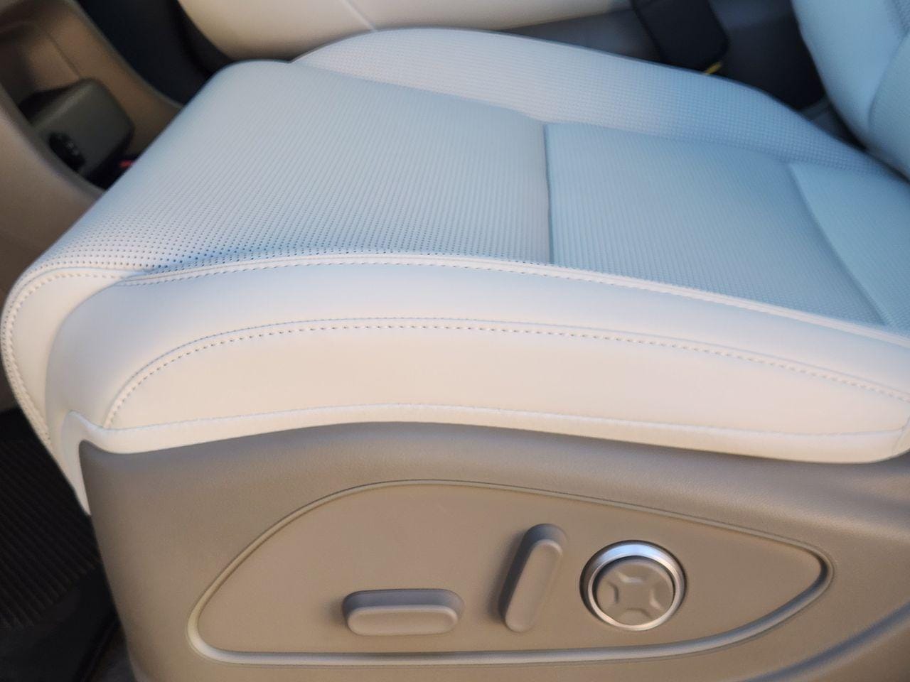 New 2026 Creamy White Pearl Hyundai SEL Premium 7P image 24