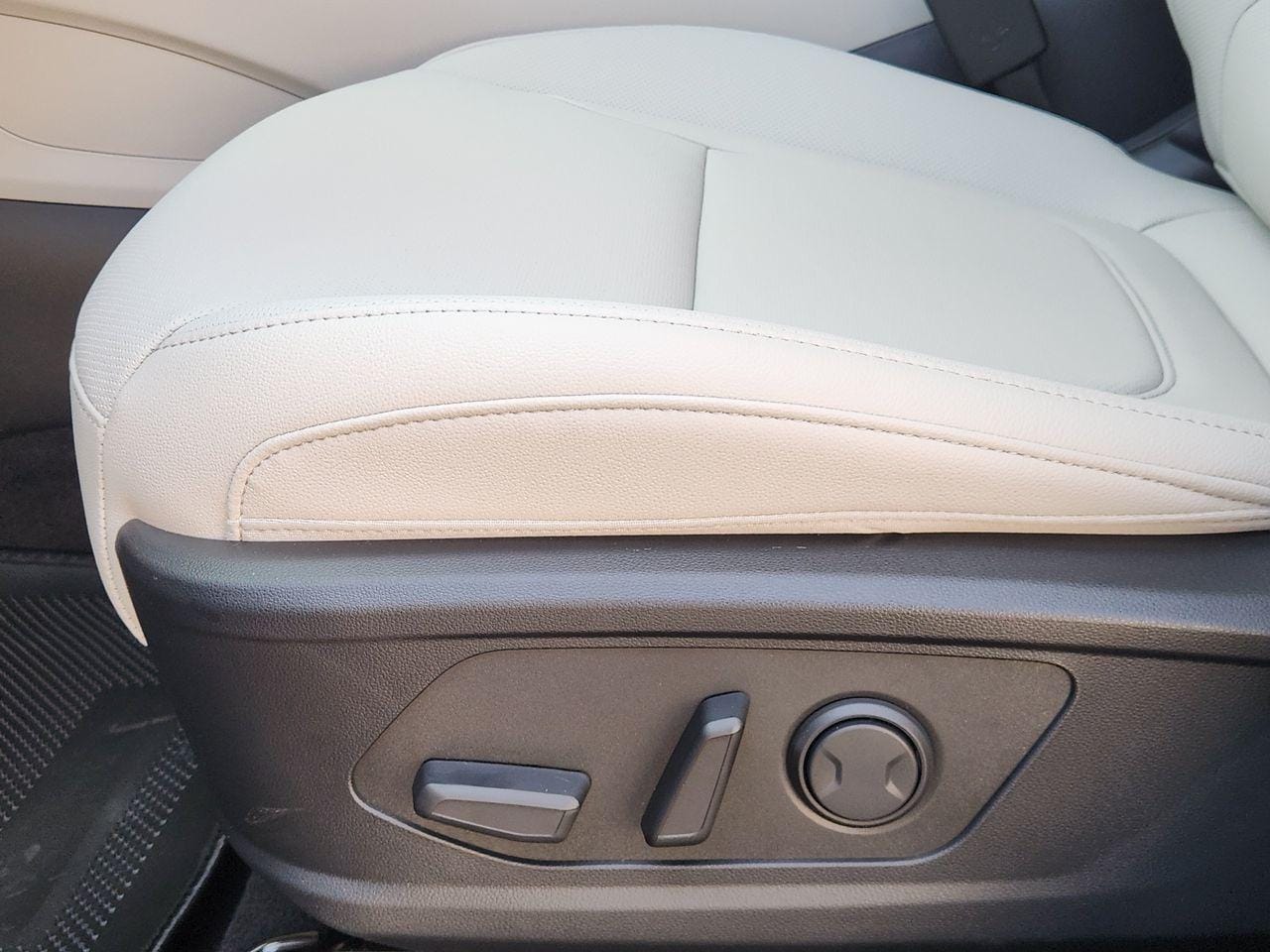 New 2026 Atlantis Blue Hyundai SEL Plus FWD image 23