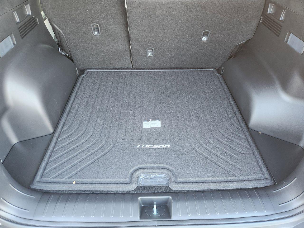 New 2026 W6H White Hyundai SEL FWD image 30