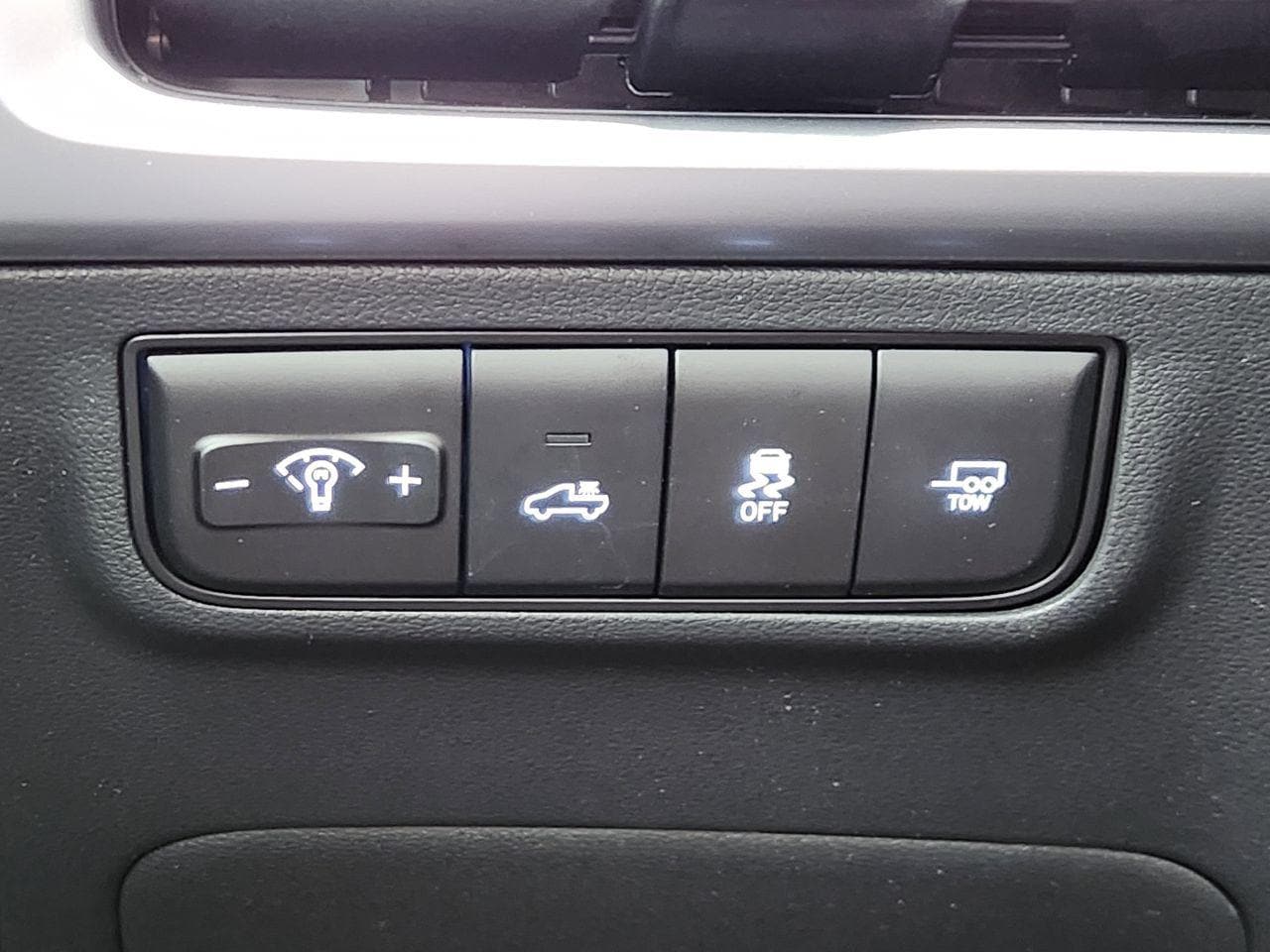 New 2026 SAW White Hyundai XRT image 19