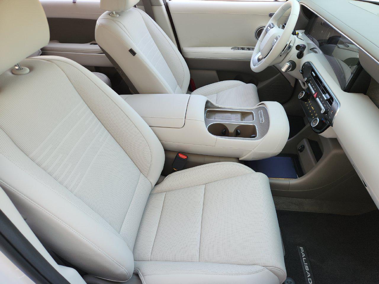 New 2027 Creamy White Pearl Hyundai Limited image 10