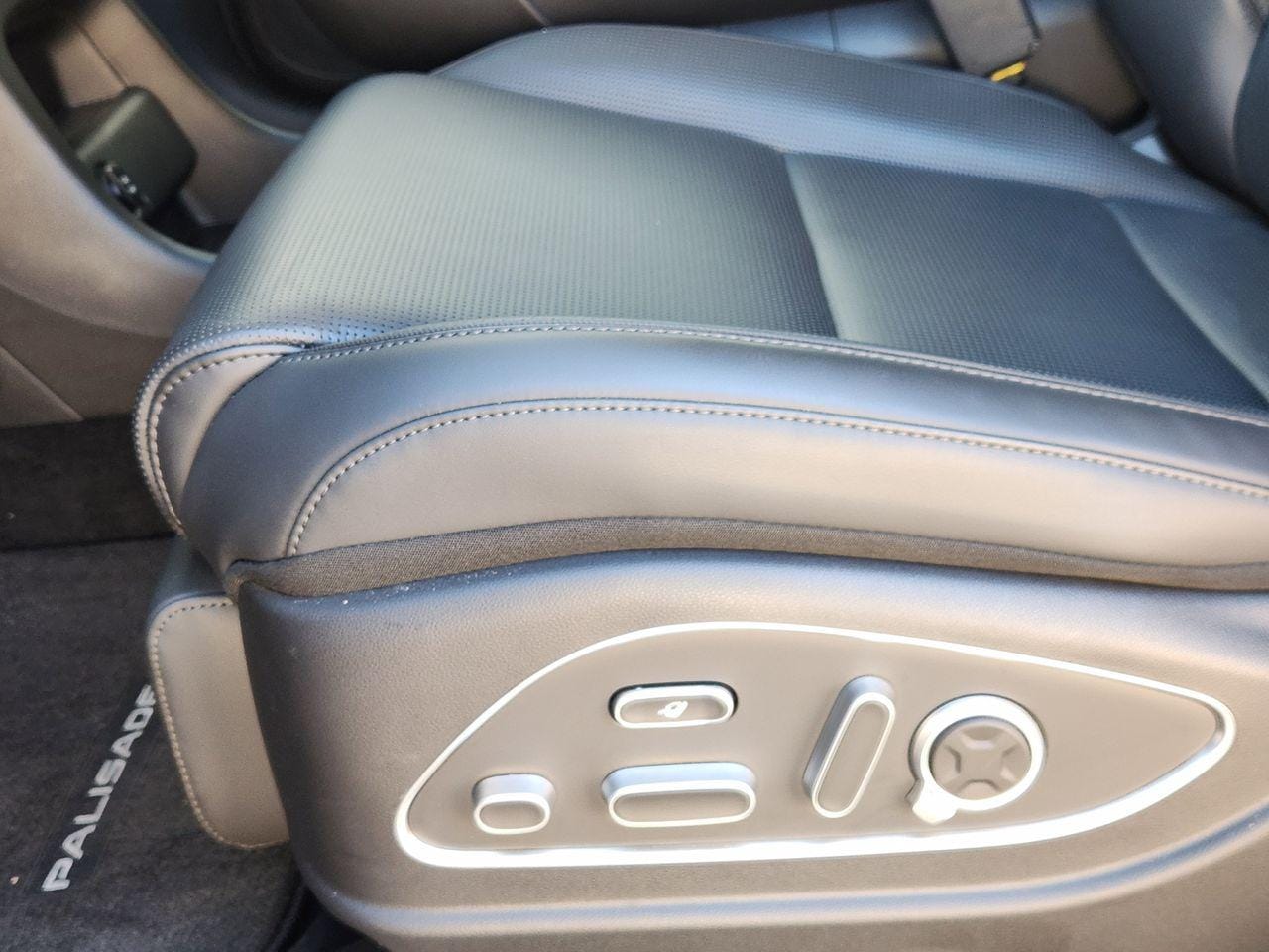 New 2026 Abyss Black Pearl Hyundai Calligraphy image 20