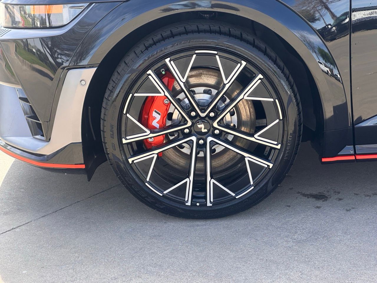 Used 2025 Abyss Black Hyundai Base image 7