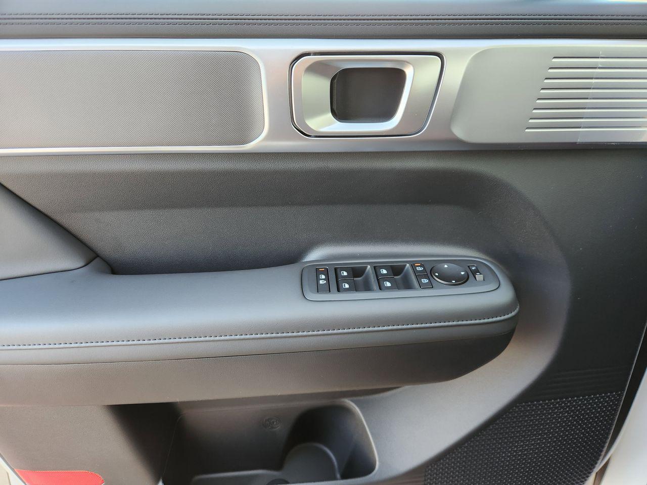 New 2026 W6H White Hyundai SEL image 23