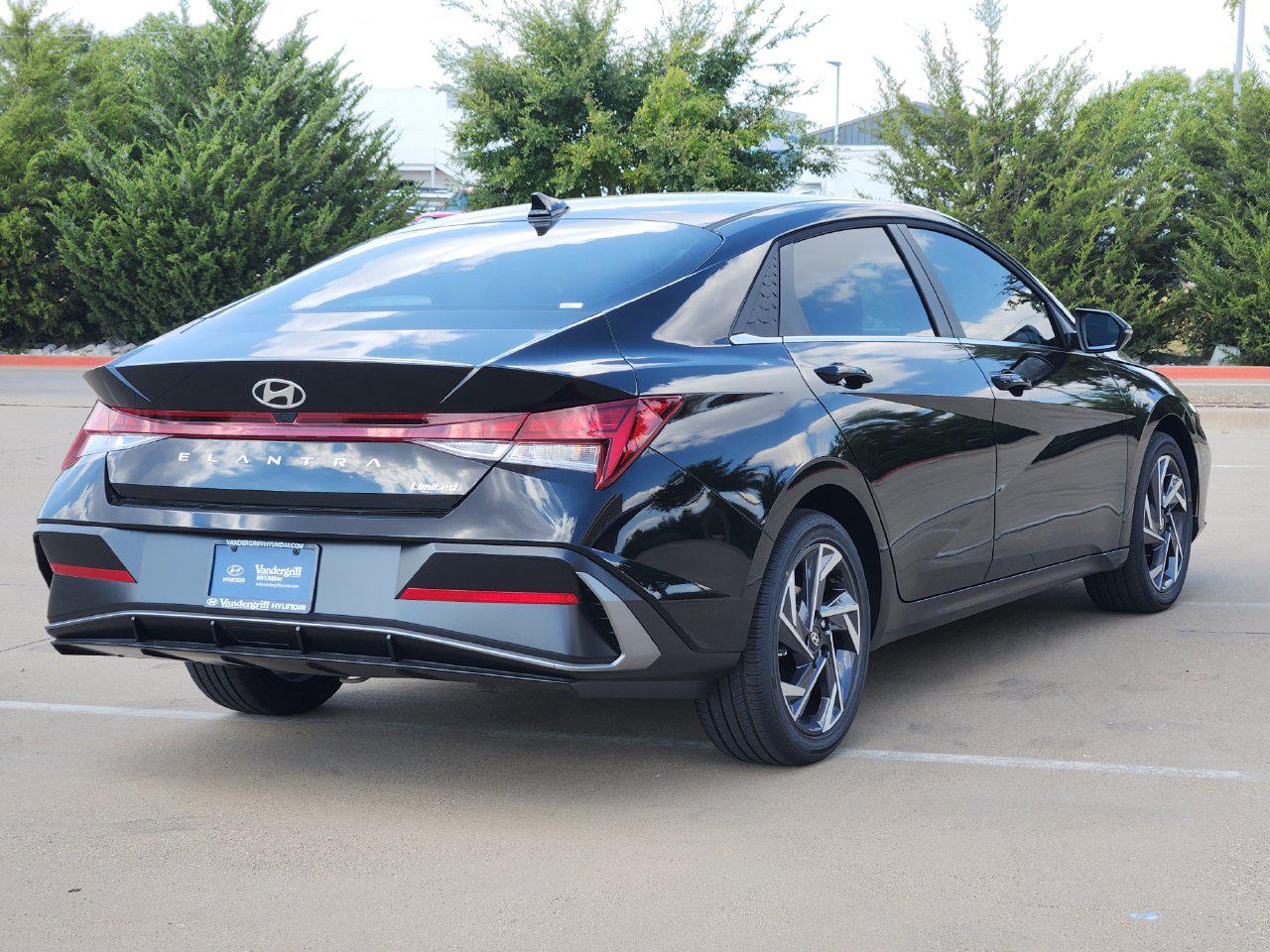 New 2026 Abyss Black Hyundai Limited image 4