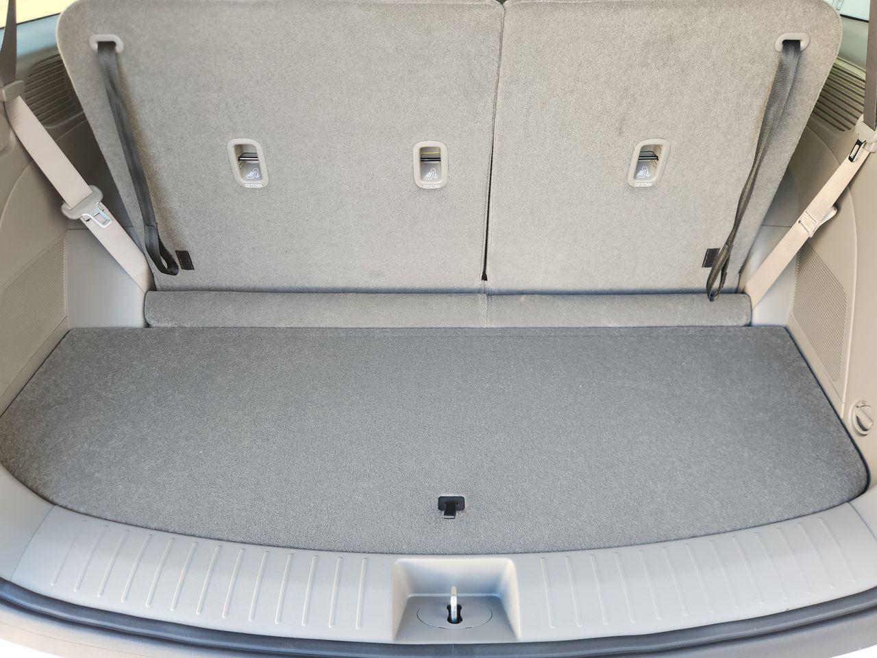 New 2027 Creamy White Pearl Hyundai SE FWD image 31
