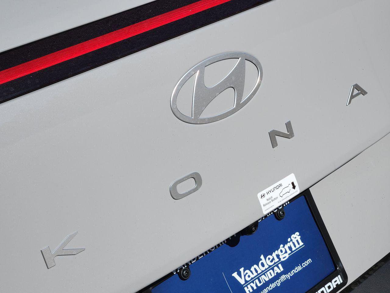 New 2026 C5G Gray Hyundai SE FWD image 8