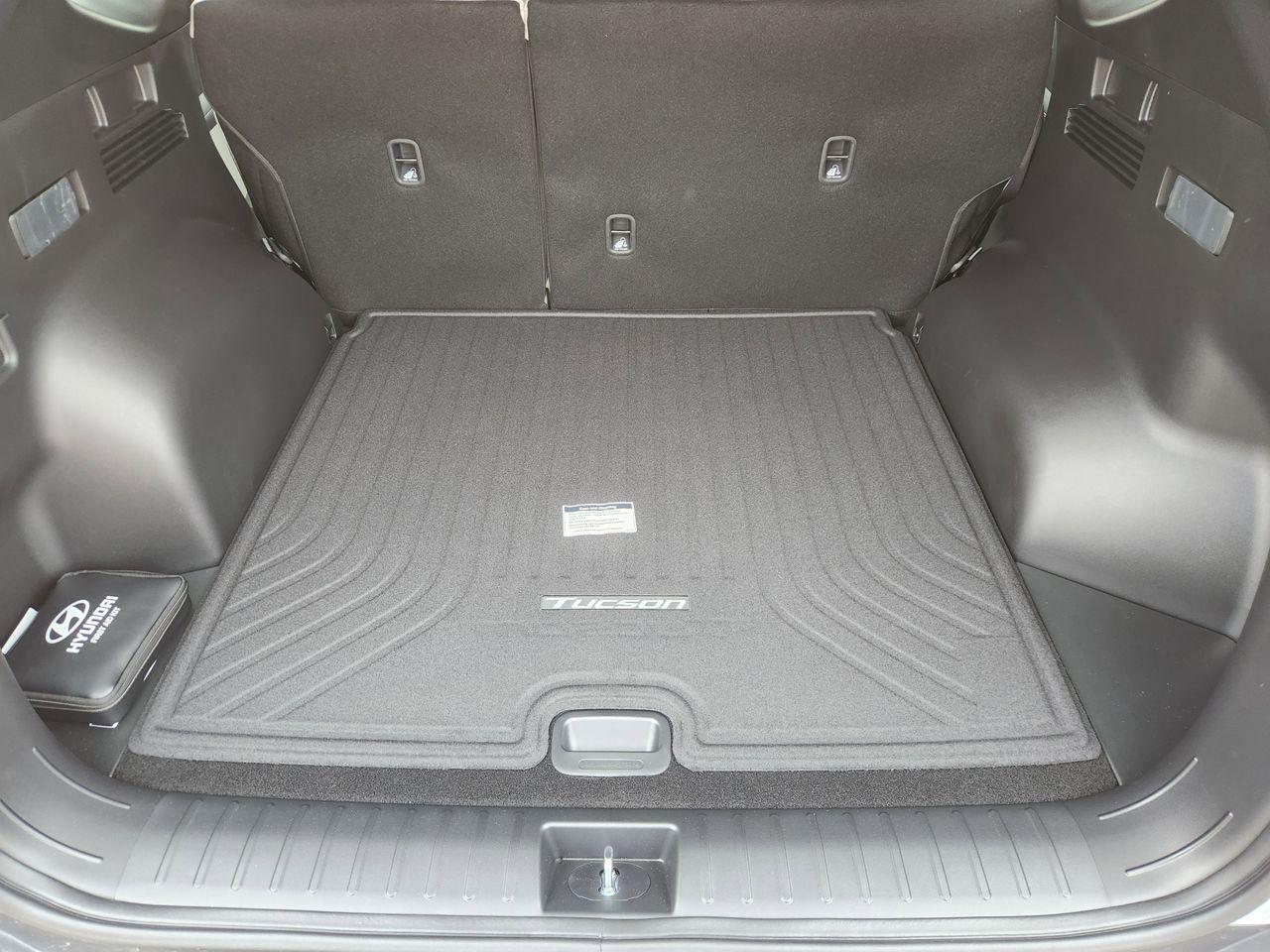 New 2026 W6H White Hyundai SEL FWD image 30