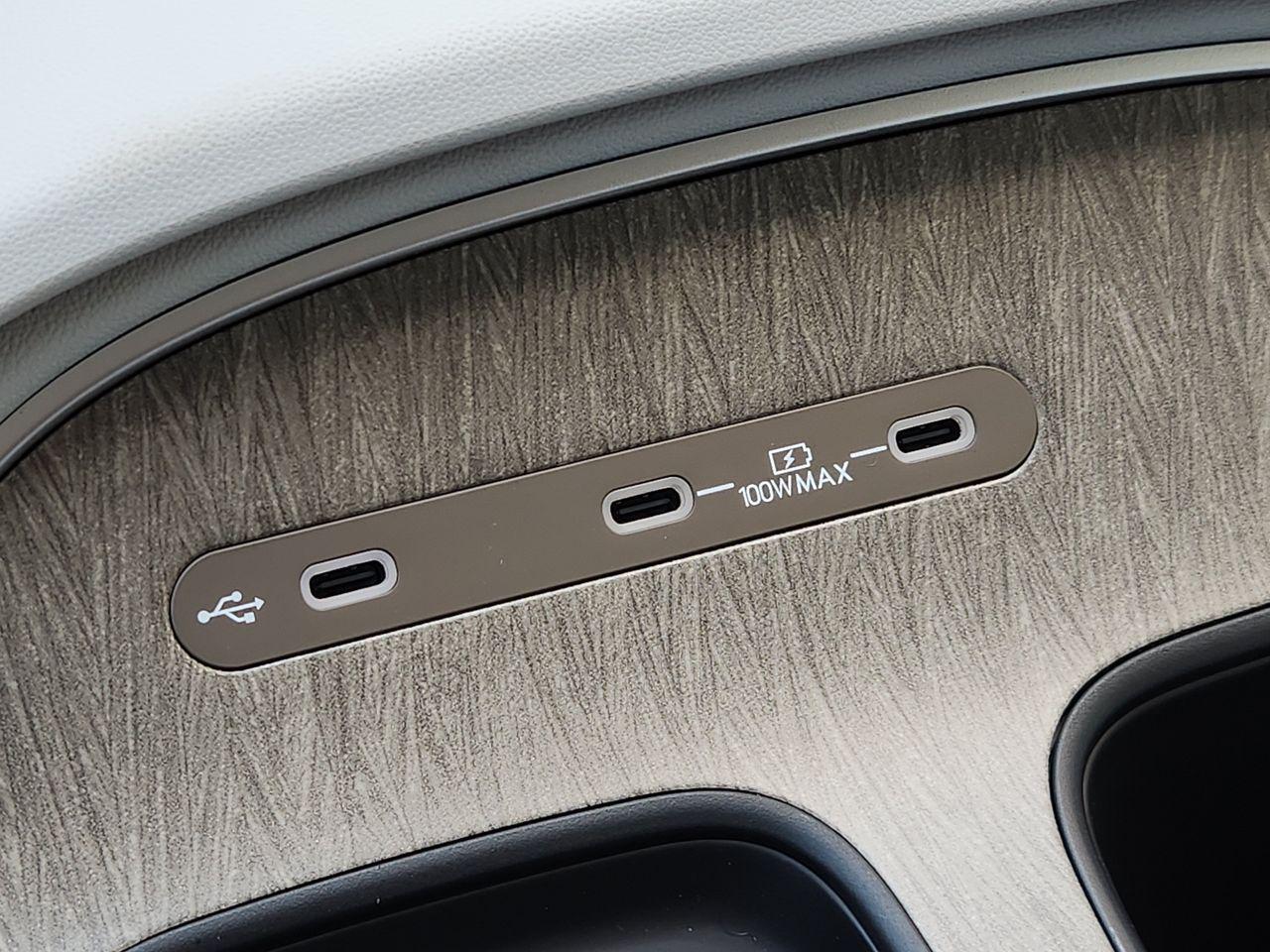 New 2027 Creamy White Pearl Hyundai Blue SEL 7P image 19