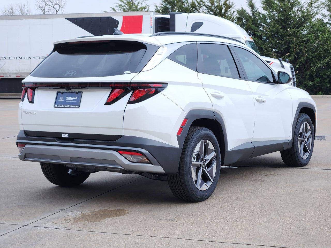 New 2026 W6H White Hyundai SEL FWD image 4