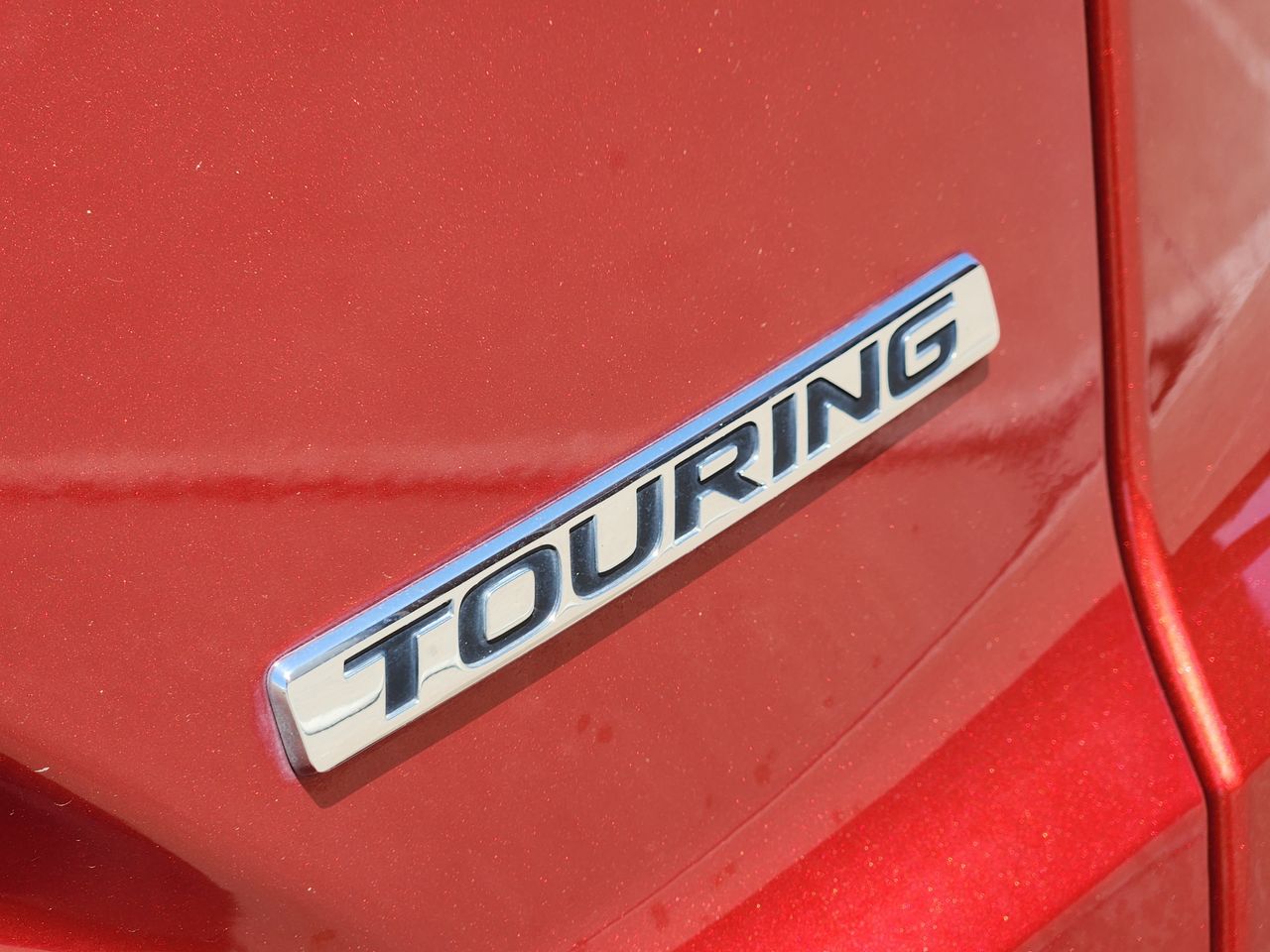 Used 2018 Basque Red Pearl II Honda Touring image 8