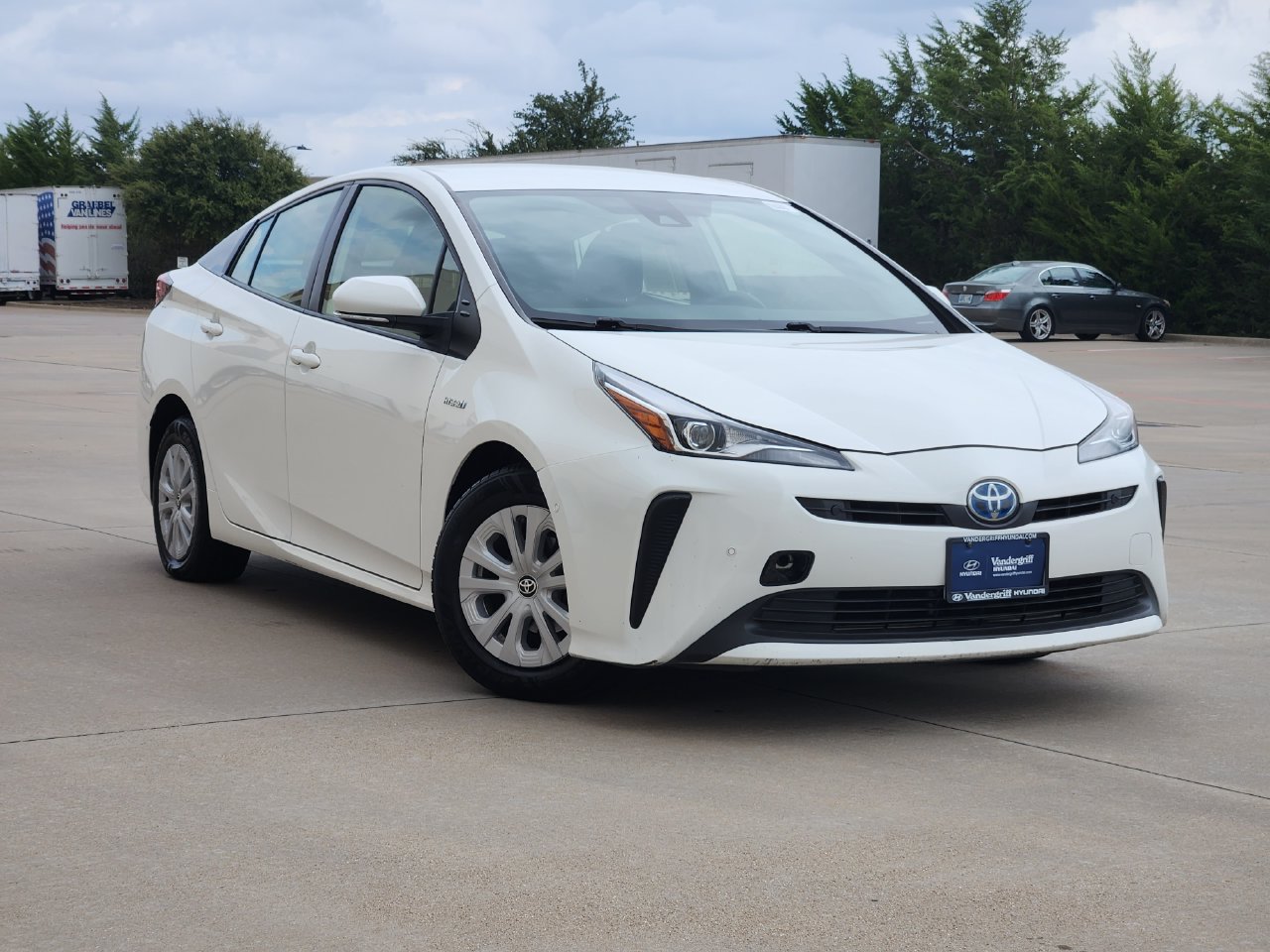 White 2022 Toyota Prius Hatchback Front-Wheel Drive Continuously Variable Transmission