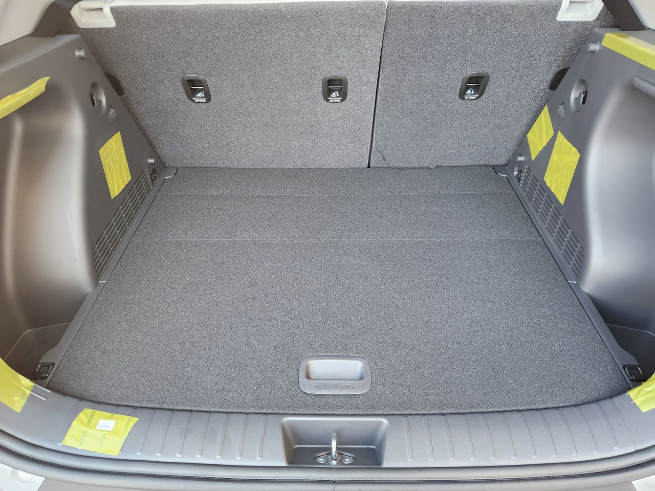 New 2026 C5G Gray Hyundai SE FWD image 30