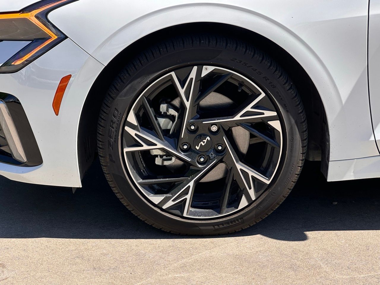 Used 2025 Snow White Pearl Kia GT-Line image 9