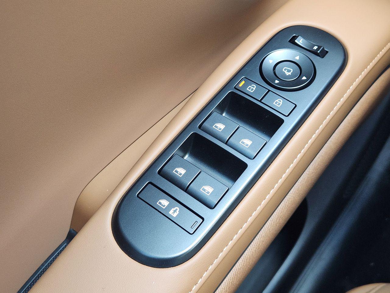 New 2026 WC9 White Hyundai Calligraphy FWD image 21