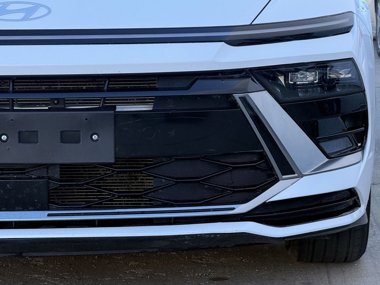 Used 2024 Serenity White Hyundai SEL image 7