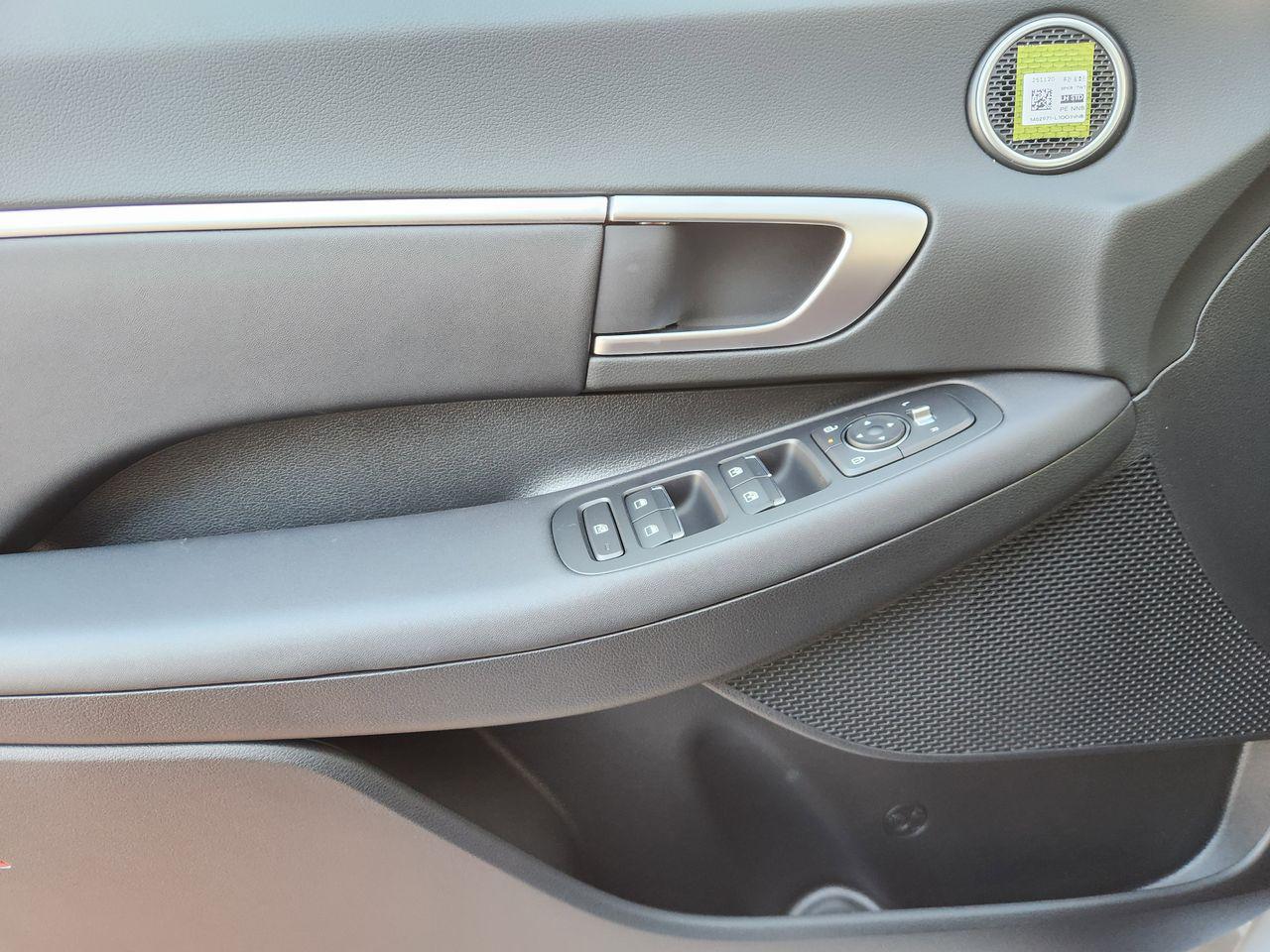 New 2026 Aero Silver Hyundai SEL Sport image 22