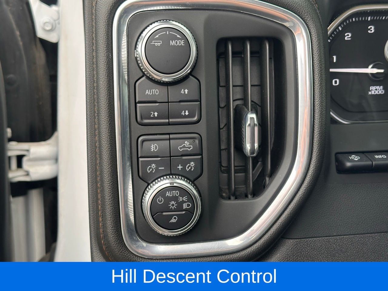 Used 2022 Summit White GMC AT4 image 27