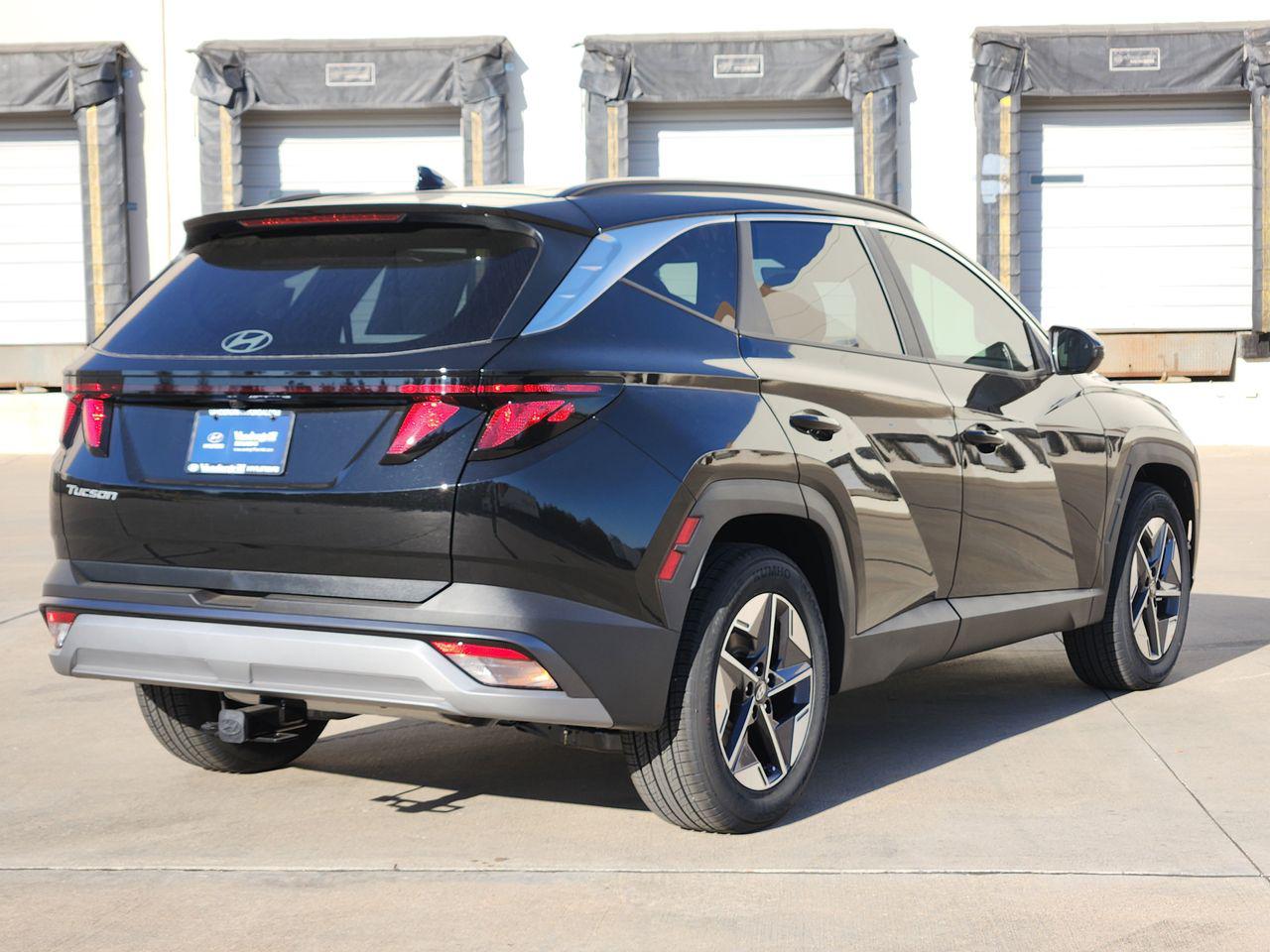 New 2026 Phantom Black Hyundai SEL FWD image 4