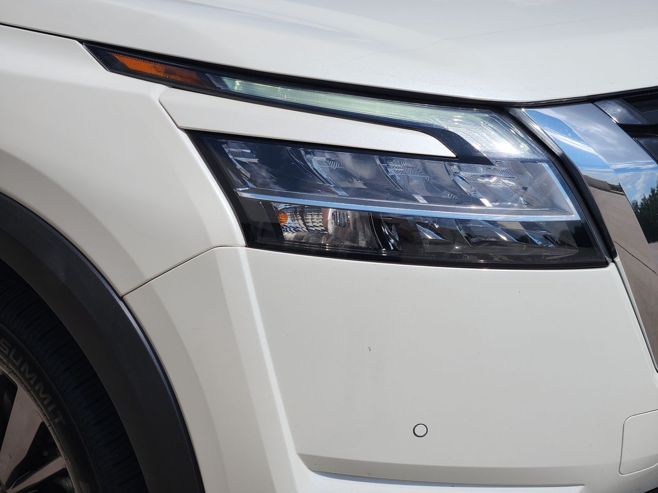 Used 2023 Pearl White Tricoat Nissan SL image 5