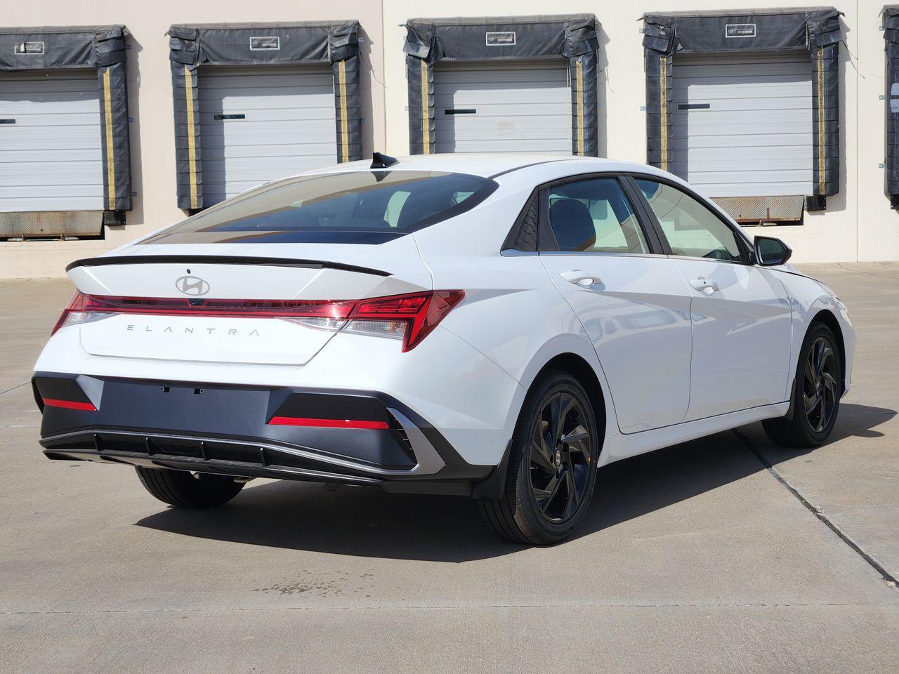 New 2026 W6H White Hyundai SEL Sport Premium image 4