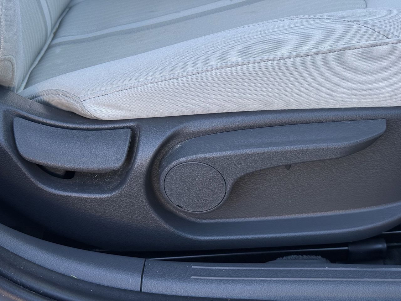 Used 2024 Serenity White Hyundai SEL image 27