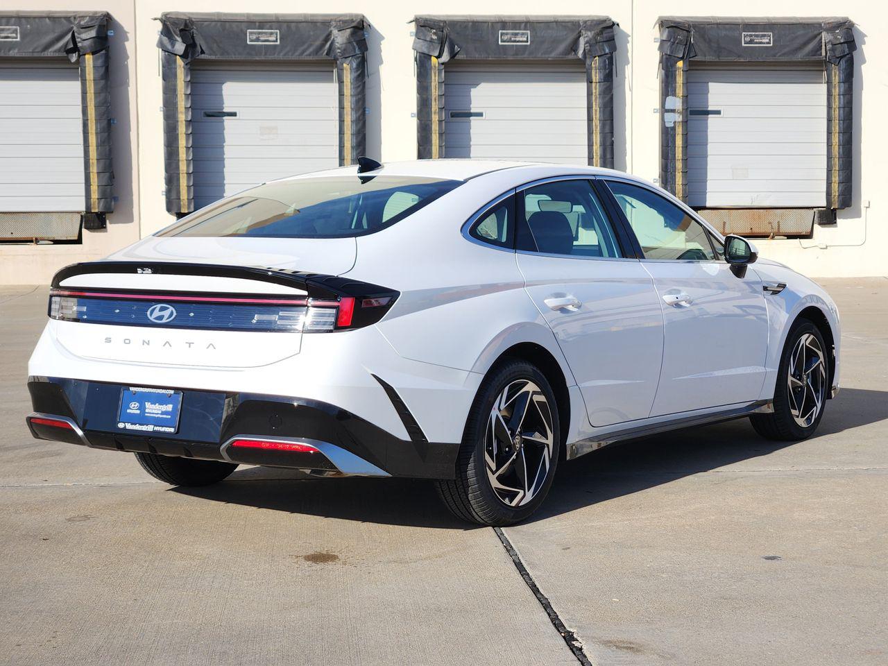 New 2026 Serenity White Hyundai SEL Sport image 4