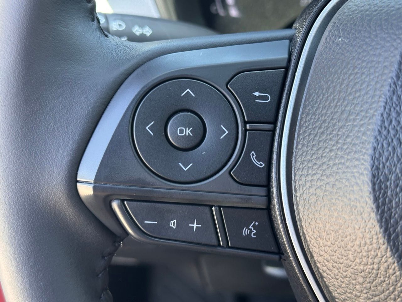 Used 2026 Ruby Flare Pearl Toyota SE image 24