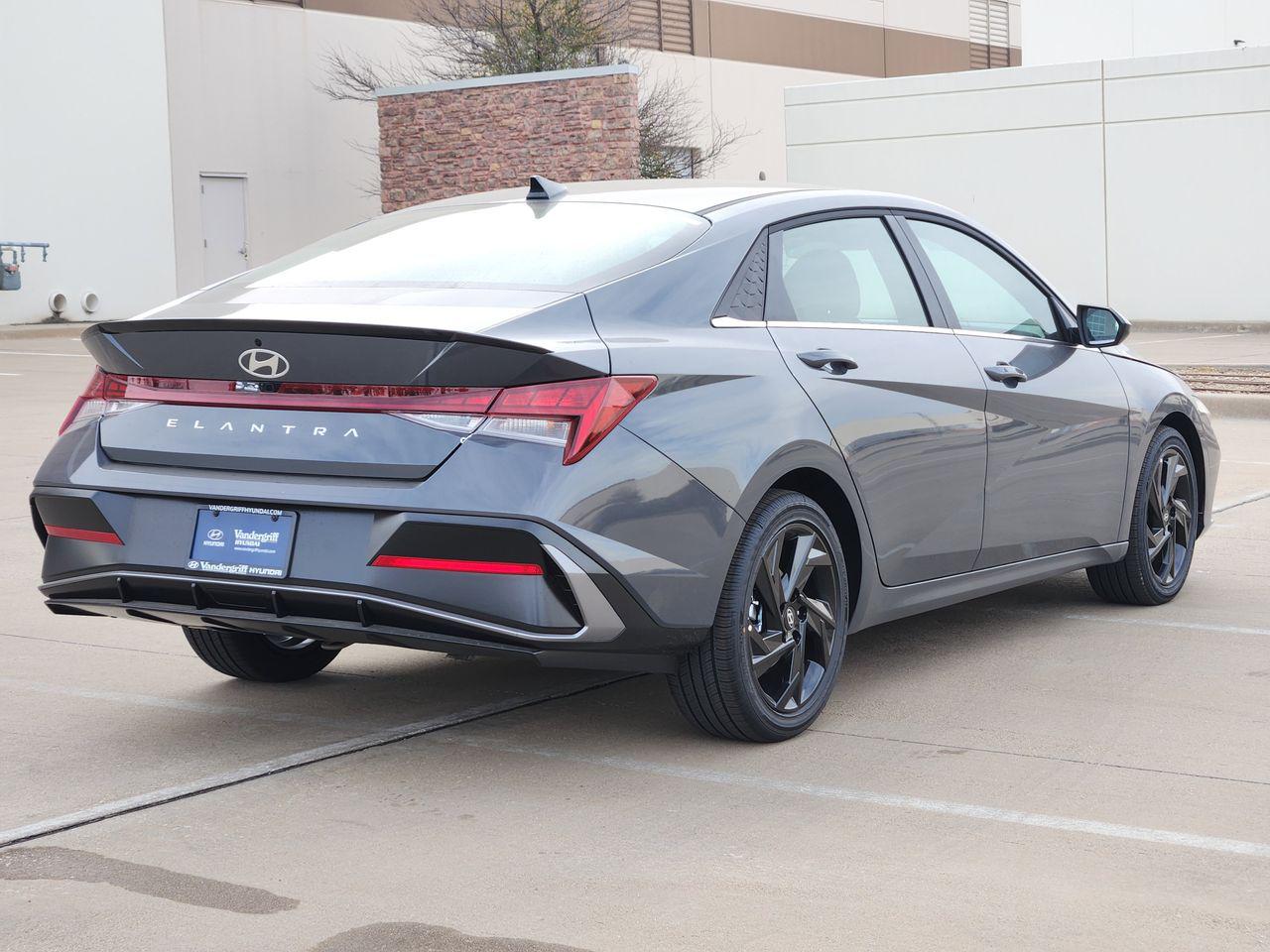 New 2026 PE2 Gray Hyundai SEL Sport Premium image 4