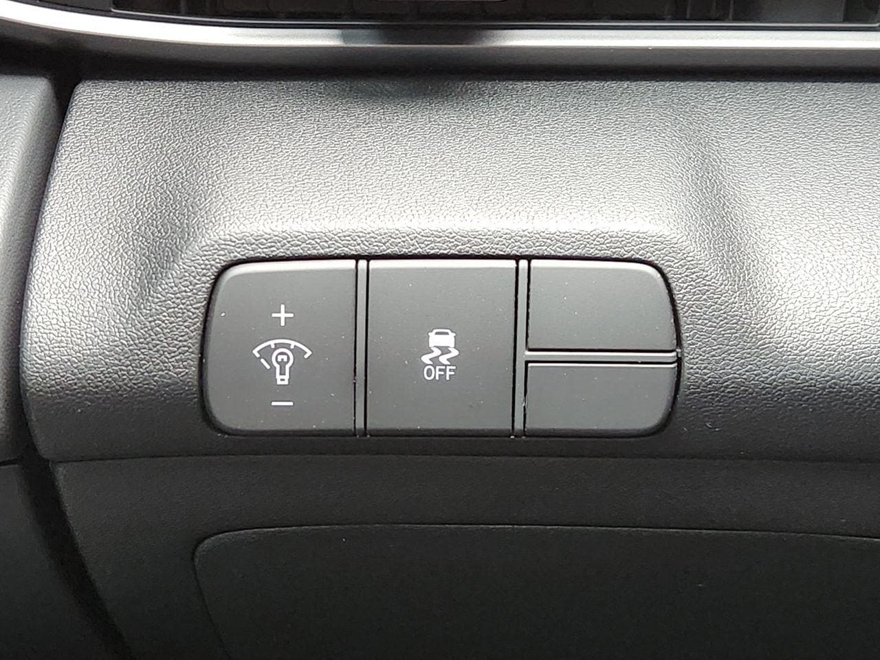 New 2026 W6H White Hyundai SEL Sport Premium image 20