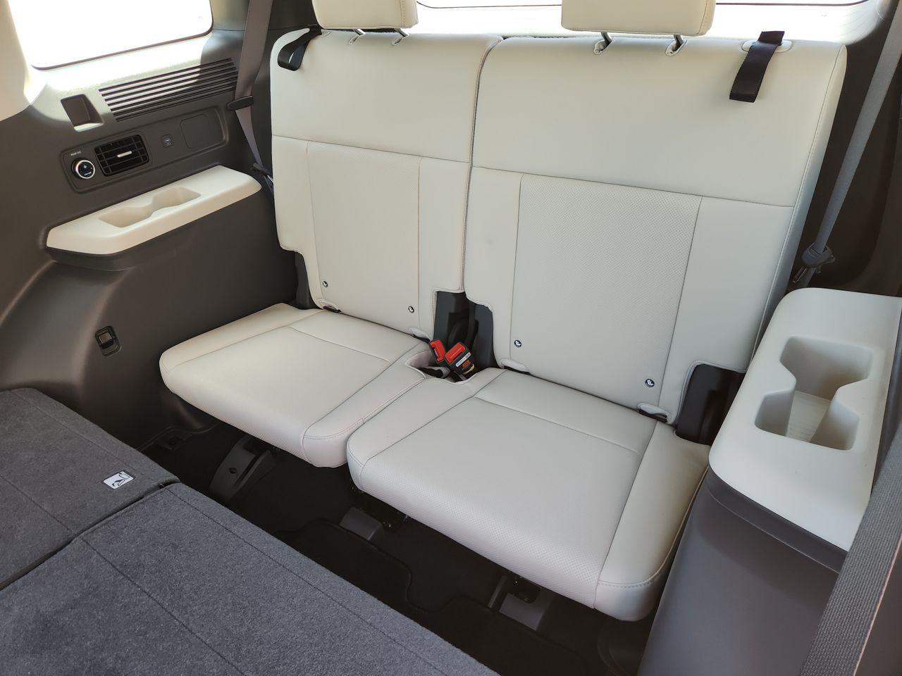 New 2027 Ecotronic Gray Hyundai SEL FWD image 29