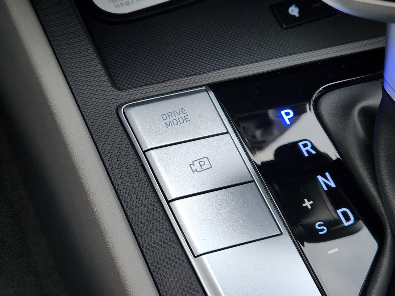 New 2026 A5G Gray Hyundai SEL Sport image 19