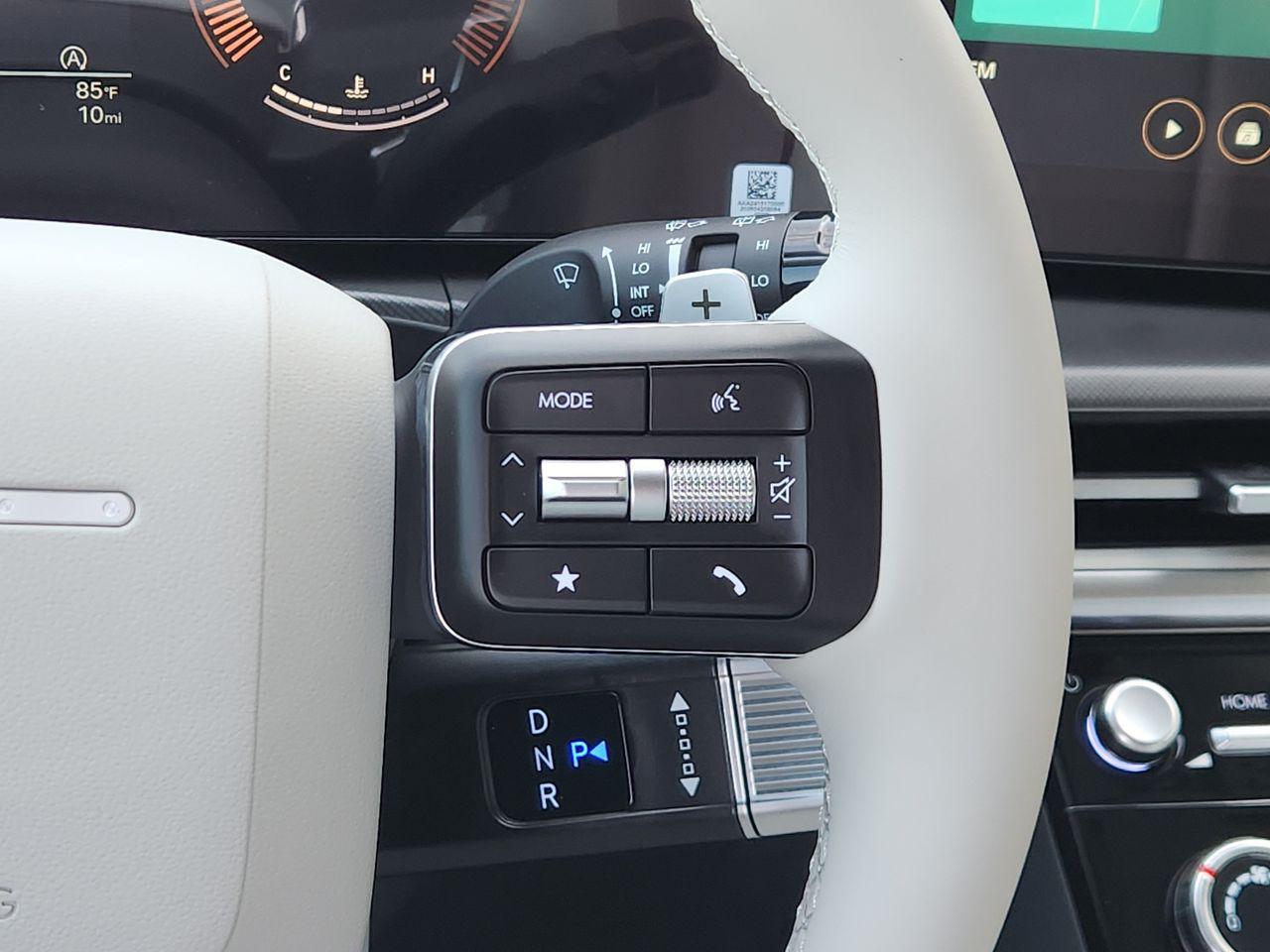 New 2027 Shimmering Silver Hyundai SE FWD image 28