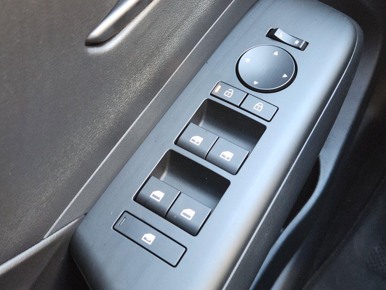 New 2026 SAW White Hyundai SEL Sport FWD image 21