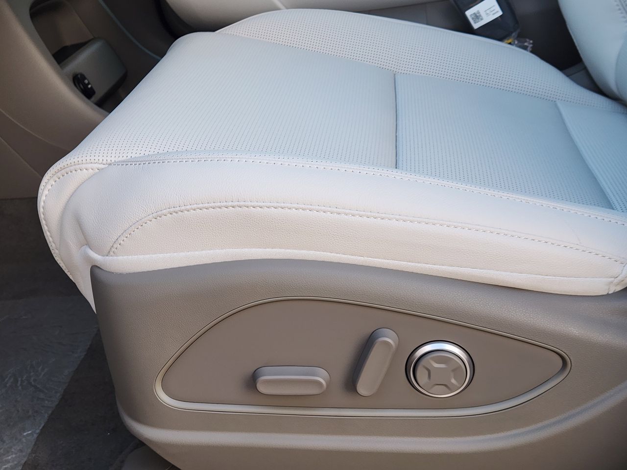 New 2026 CRP Brown Hyundai Limited FWD image 23