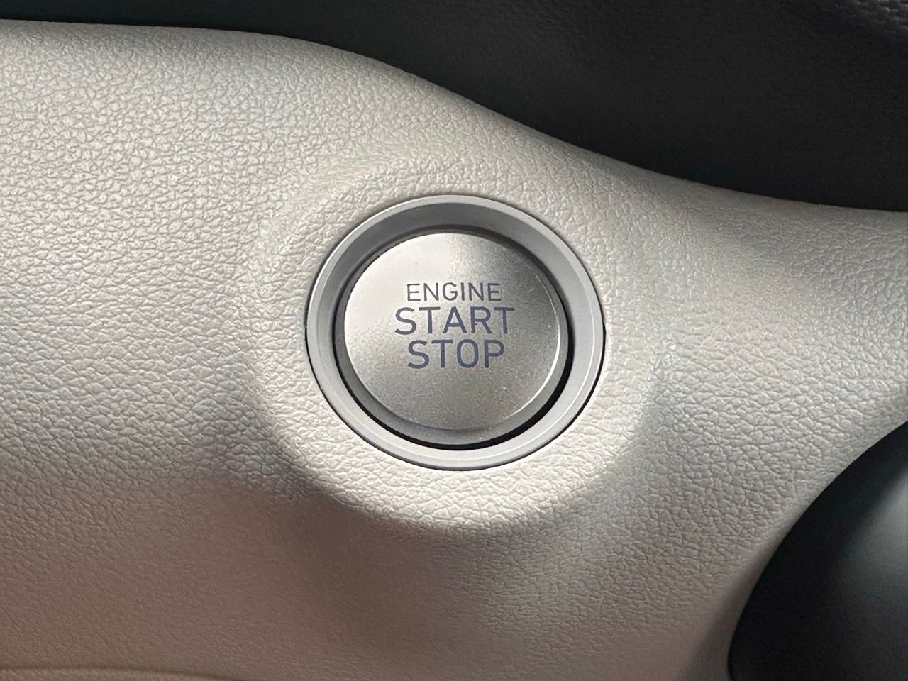 Certified Used 2025 Onyx Black Hyundai SEL image 31