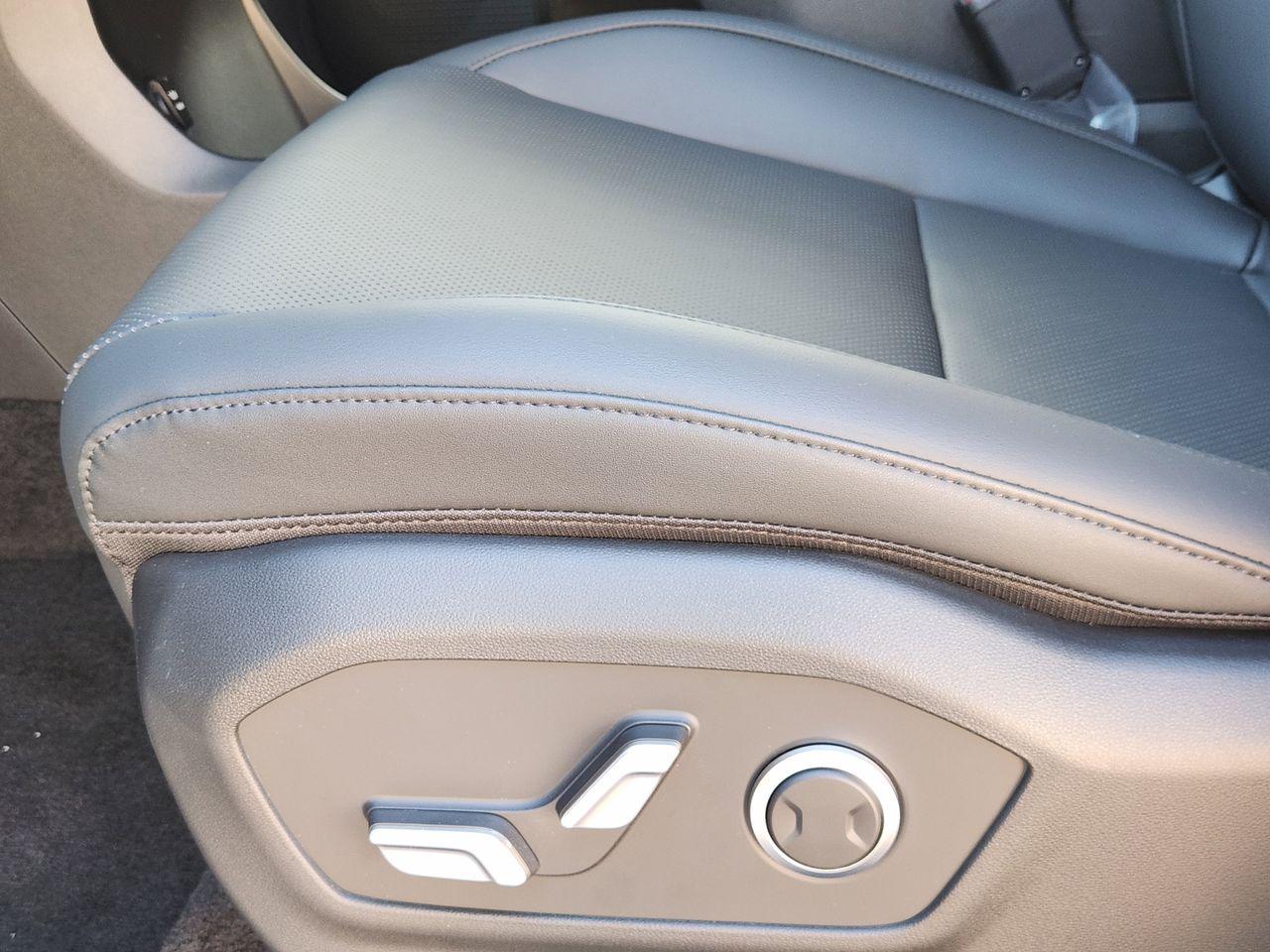 New 2026 W6H White Hyundai SEL image 24